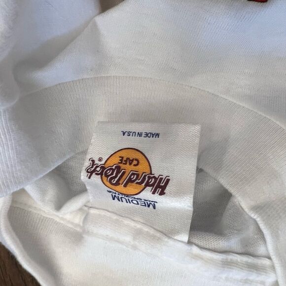 Vintage Hard Rock Cafe Love All Serve All Washington DC unisex T-shirt. Medium. - Picture 6 of 7